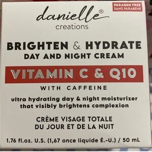Danielle Creations/ vitamin C & Q10 
1.76 Oz. Hydrate Day And Night Facial Cream